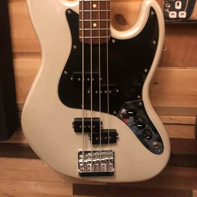 Fender Blacktop Jazz Bass 2012 2014 - White Chrome Pearl image 3