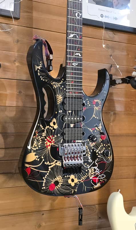 Ibanez JEM77-FP2 (Signed by Stevevaihimself) image 1