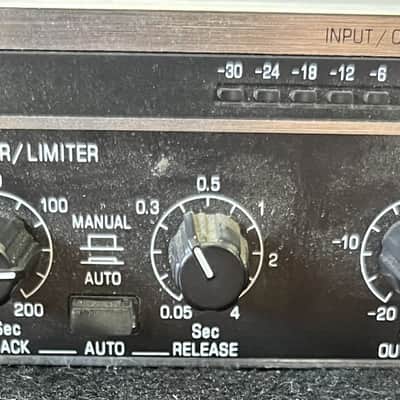 BEHRINGER AUTOCOM PRO MDX 1400 AUDIO INTERACTIVE DYNAMIC PROCESSOR COMPRESSOR/LIMITER/GATE (USED) image 5