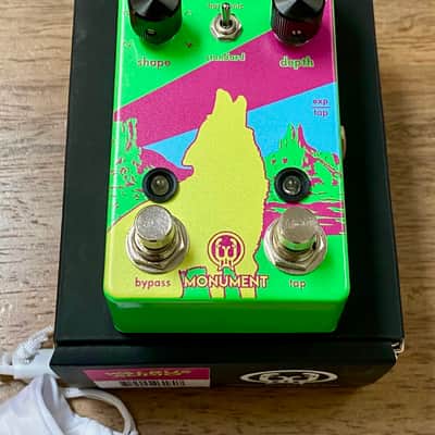 Walrus Audio Monument Harmonic Tap Tremolo V2 Limited Edition - Neon Series 2019 - Neon Green image 3