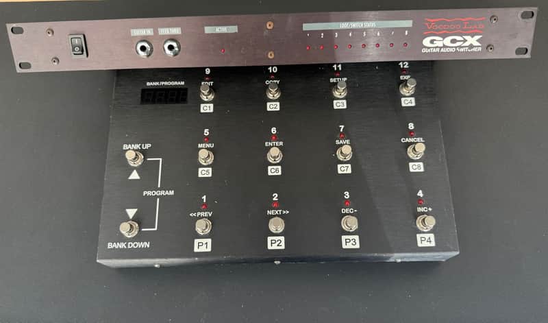 Voodoo Lab GCX Audio Switcher AND Peak FCB8N MIDI Controller Voodoo Lab GCX Audio Switcher AND Peak FCB8N MIDI Controller 2012 - Black image 1
