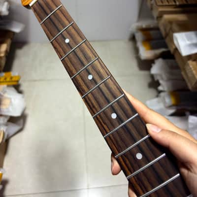 22frets Roasted flame Maple guitar neck Rosewood fingerboard 25.5 inch Bone nut gloss hole：10mm image 2
