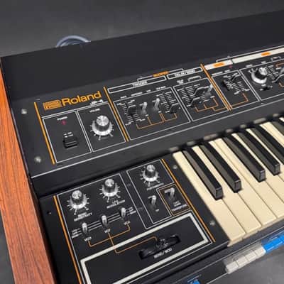 Roland Jupiter 4 synthesizer Bild 3