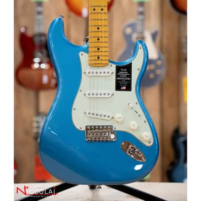 Fender American Professional Classic Stratocaster, Maple Fingerboard, Faded Lake Placid Blue image 2