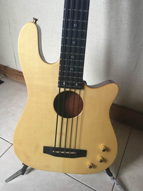Carvin AC-50 (フレットレス) Carvin electro-acoustic bass AC 50 F fretless presented by Vintage