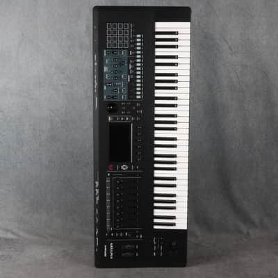 Roland Fantom 6 Synthesizer Keyboard **COLLECTION ONLY** - 2nd Hand