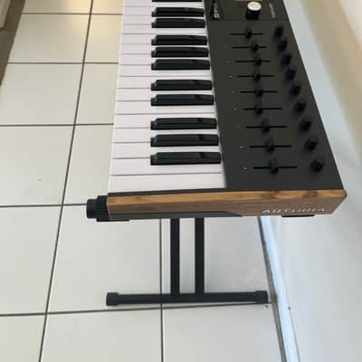 Arturia KeyLab 49 MkIII MIDI Controller with software image 3