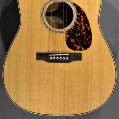 Larrivee D-05, Mahogany/Spruce, Gloss Natural, Larrivee Hardshell Case (2021) image 1