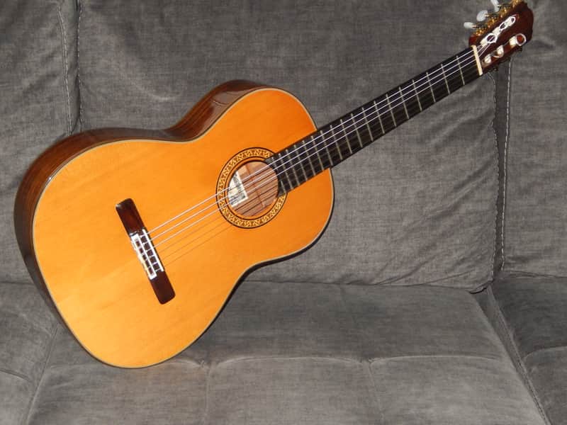 ULTRA RARE - RYOJI MATSUOKA J30 - LOVELY 580MM SCALE CLASSICAL REQUINTO GUITAR image 1