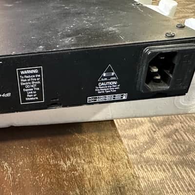 Soundtech Q310 equalizer 2020 - Black image 4