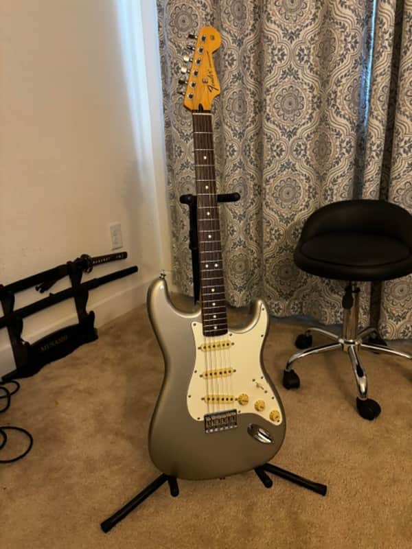 Custom Built Fender Robert Cray Artist Series Signature Stratocaster 2003 - Present - Inca Silver