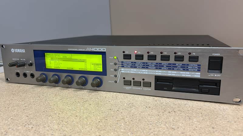 Yamaha A4000 - Silver image 1