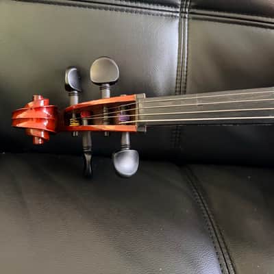 Used Krutz 100 C310 3/4 Size Cello Outfit w/ padded carry bag & carbon fiber bow. In very good condition, ready to play. image 4