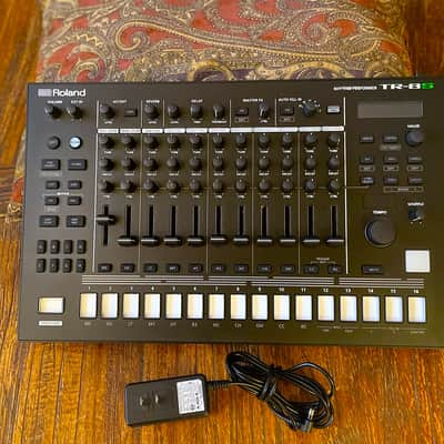 Roland TR-8S AIRA Rhythm Performer with Sample Playback 2018 - Present - Black image 2
