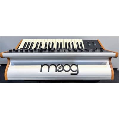 Moog SUB 37 Paraphonic Analogue Synthesizer, Second-Hand image 2