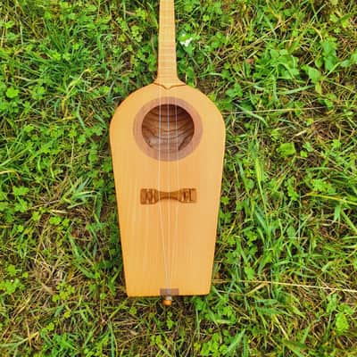 Georgian folk music instrument Panduri | String instrument Panduri | ფანდური | Fanduri image 1
