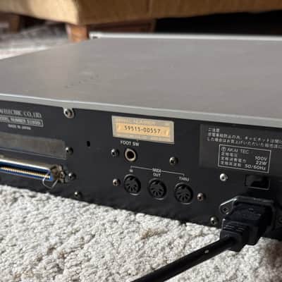 Akai S2800i MIDI Stereo Digital Sampler 1992 - White image 2