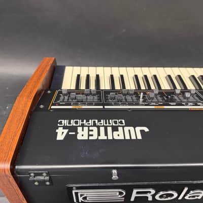 Roland Jupiter 4 synthesizer Bild 13