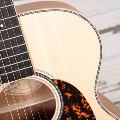 Larrivee OM-40 Mahogany Back and Sides (OM-40 MH-0) image 17