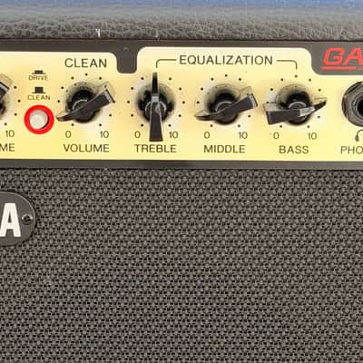 Yamaha GA-15 15-Watt Guitar Practice Amplifier (Gold Face) – Used (Good Condition) image 3