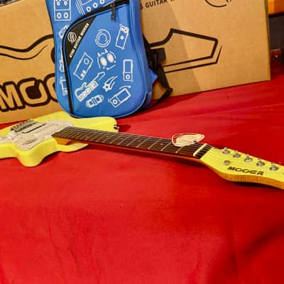 Mooer Guitars MLT10 (Travel/ Short Scale) CANDY YELLOW 2025 Super Light 2,5Kg image 10