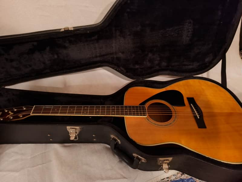 Yamaha FG-430 with Hard Case + fresh set up image 1