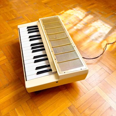Hohner Organetta 3 - Portable Armonio and Organ from 1950s fully working! Ivory and Gold edition! Made in Germany! image 2