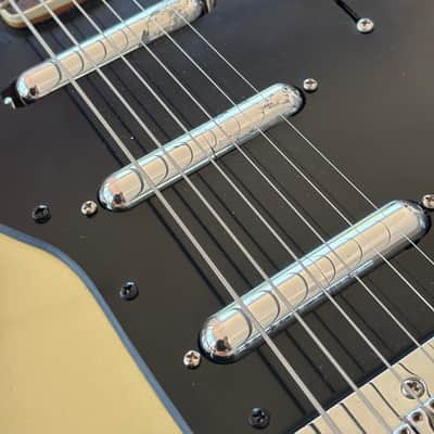 Squier Vintage Modified Baritone Jazzmaster with Rosewood Fretboard 2015 - 2017 - Antigua image 12