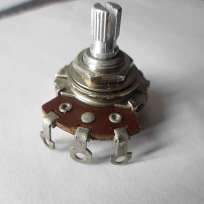 Vintage Fender Stratocaster 1966 pot 250K Strat image 1