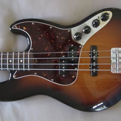 Fender Reggie Hamilton Jazz J Bass Artist Series 3 Tone Sunburst Hardshell CASE image 3