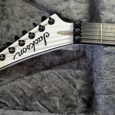 Jackson Pro Series Mick Thomson Signature Soloist SL2 2018 - Present - Arctic White image 3
