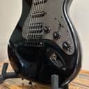 Squier Bullet Stratocaster HSS with Tremolo and Rosewood Fretboard 2017 - Black