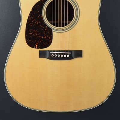 Martin D-28 Left Hand - Gloss Natural image 2