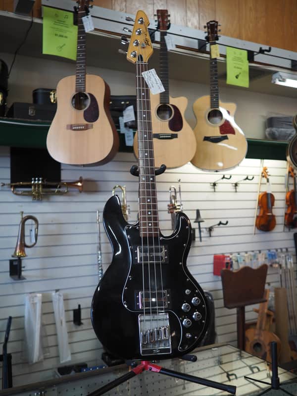 1981 Peavey T40 Electric Bass image 1