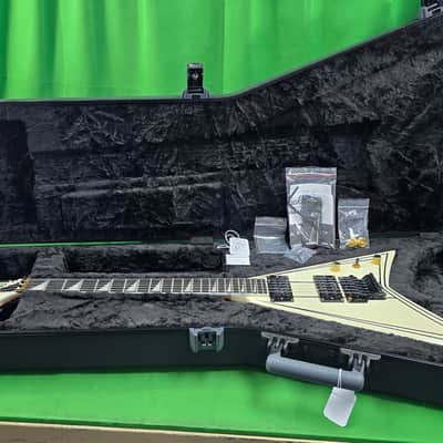Jackson Pro Series RR3 Rhoads - Ivory with Black Pinstripes Tested image 1