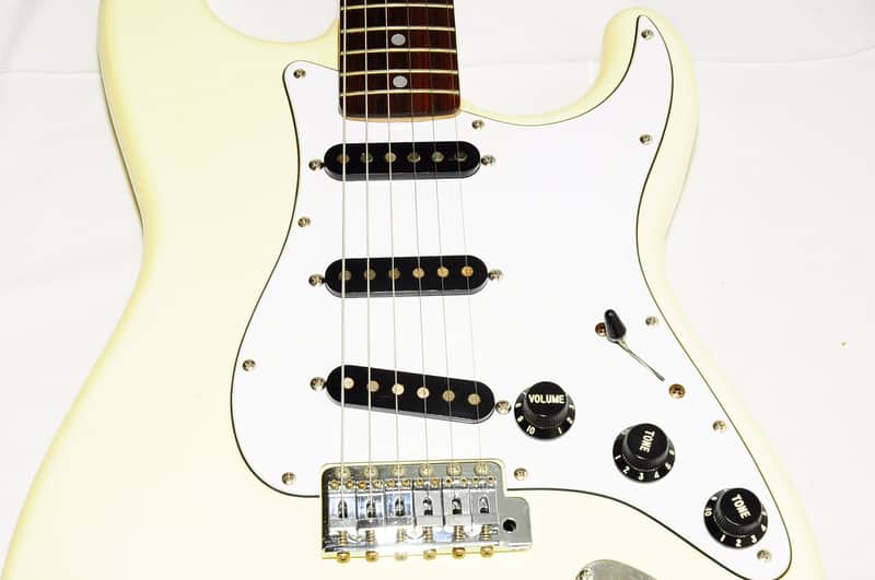 1984-1987 Fender Japan ST-72 STRATOCASTER CST-50 Electric Guitar