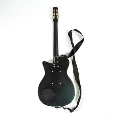 Danelectro 56 Single Cutaway Electric Guitar Owned By Billie Joe Armstrong Of Green Day image 2