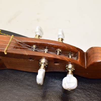 Heart Mountain Dulcimer w/ Case image 4