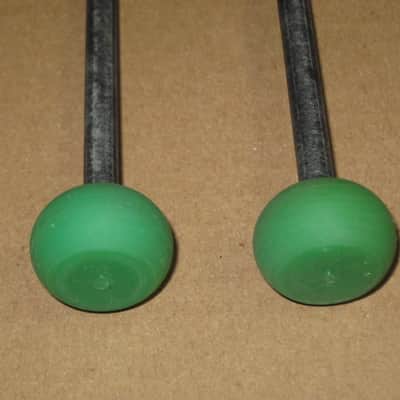 new old stock Gambal GPXR1 (UG13GPXR1) Glockenspiel, Bells, Xylophone Percussive Keyboard MALLETS, 1 and 1/4 inches Green Hard Nylon Flat Ball Heads with Black Synthetic Shafts, with original packaging - from 1990s - early 2000s image 7