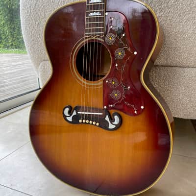 Gibson J-200 1969 - Cherry Sunburst image 1