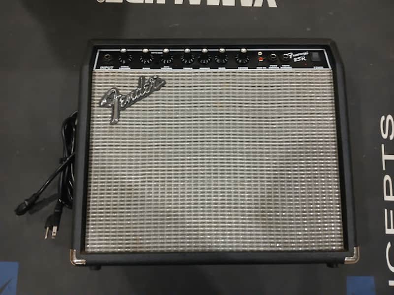 Fender Frontman 25R Series II 2-Channel 25-Watt 1x10" Guitar Practice Amp with Reverb