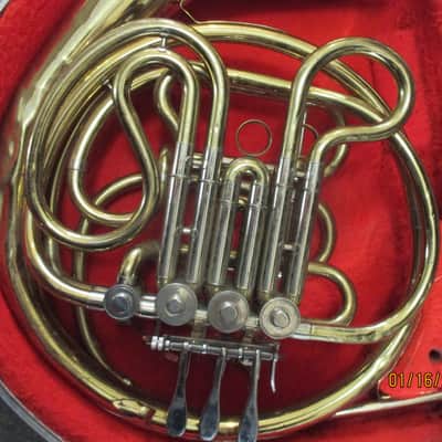 Double French horn with case and mouthpiece image 2