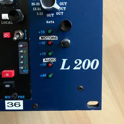 API Rack mit 12 Vintage API 212 Micpres image 3