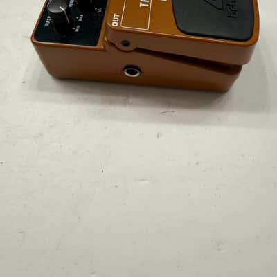 Behringer UT300 Ultra Tremolo Guitar Effect Pedal image 3