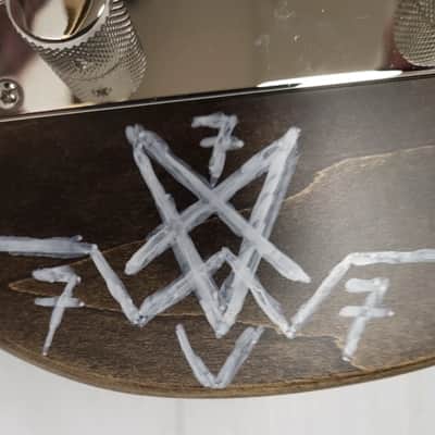Godin Radium image 3