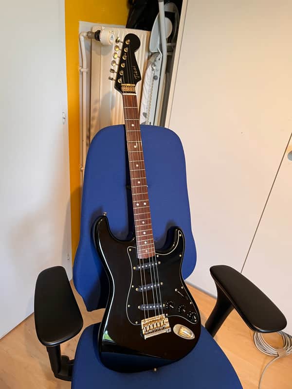 Tokai Stratocaster TST80 Goldstar Japan 1984 image 1