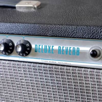 Fender Deluxe Reverb 22W Tube Guitar Combo Amp image 3