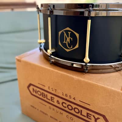 Noble&Cooley SS Classic solid Maple 2026 - Black super matte image 2