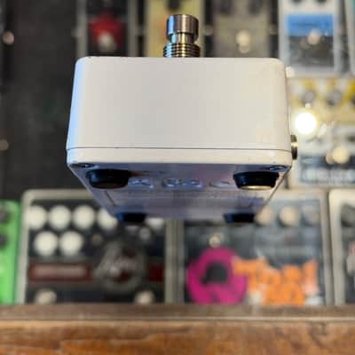 Electro-Harmonix Canyon - White image 5