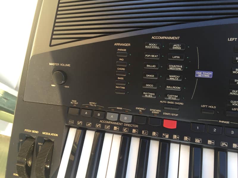 Yamaha PSR-4000 61 note arranger synthesizer keyboard with stand